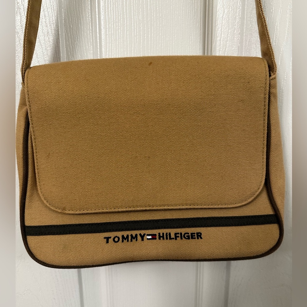 VINTAGE Tommy Hilfiger purse